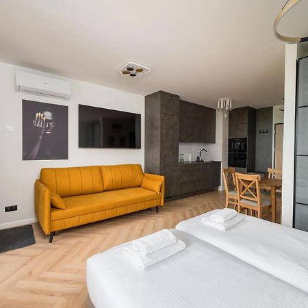 Premium Studio Klobucka Airport Варшава Екстериор снимка