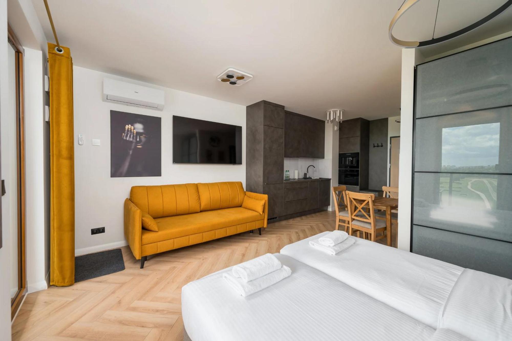 Premium Studio Klobucka Airport Варшава Екстериор снимка