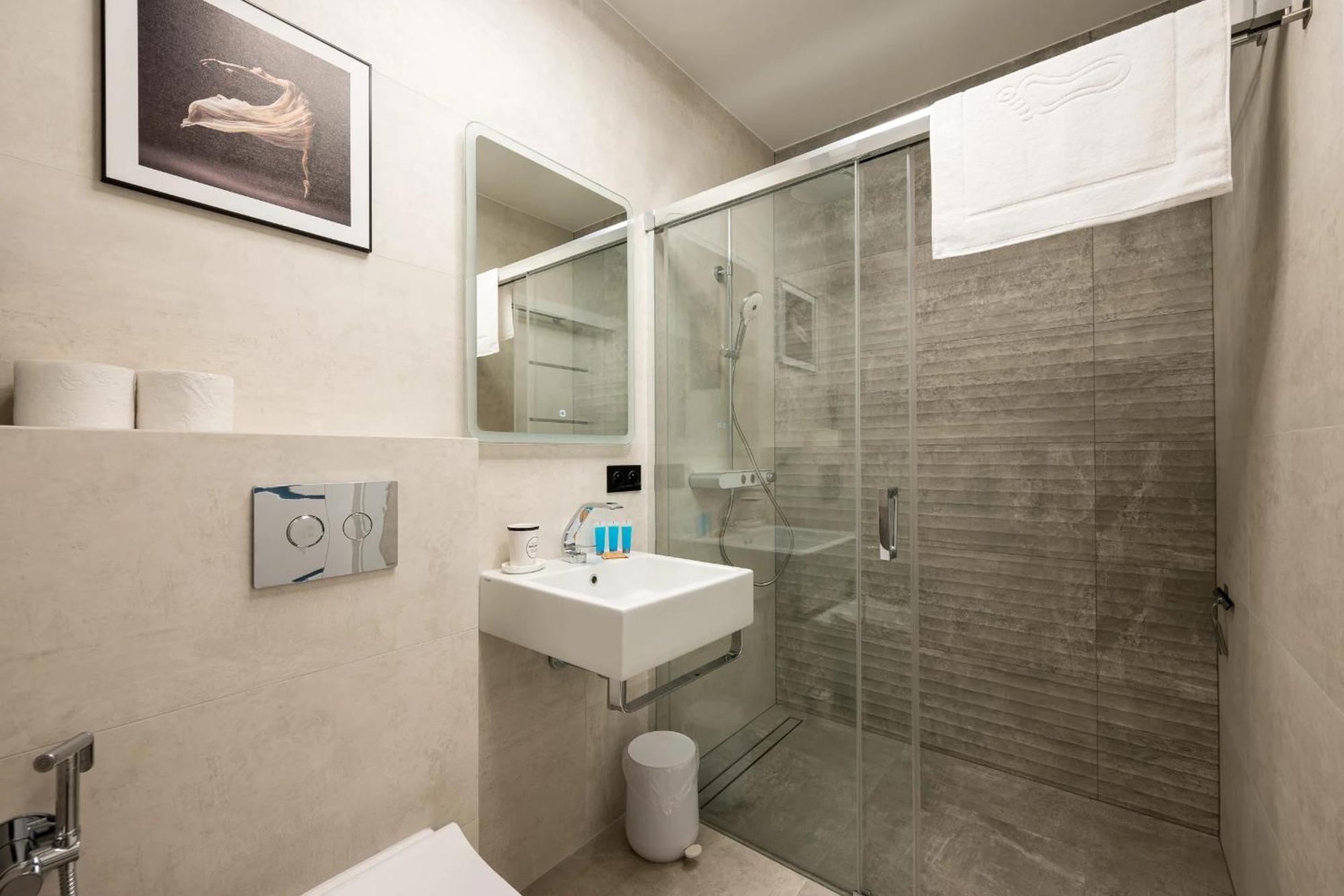 Premium Studio Klobucka Airport Варшава Екстериор снимка