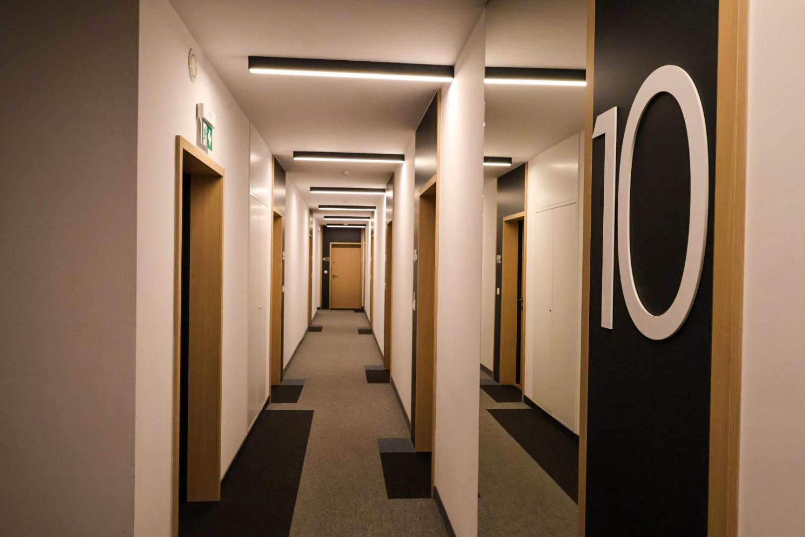 Premium Studio Klobucka Airport Варшава Екстериор снимка
