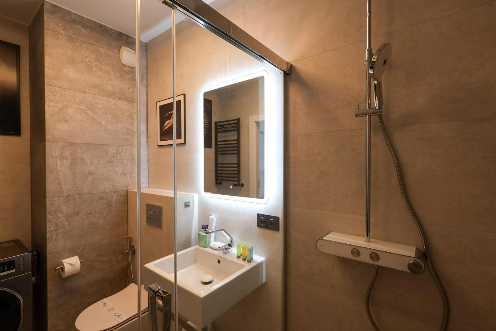 Premium Studio Klobucka Airport Варшава Екстериор снимка